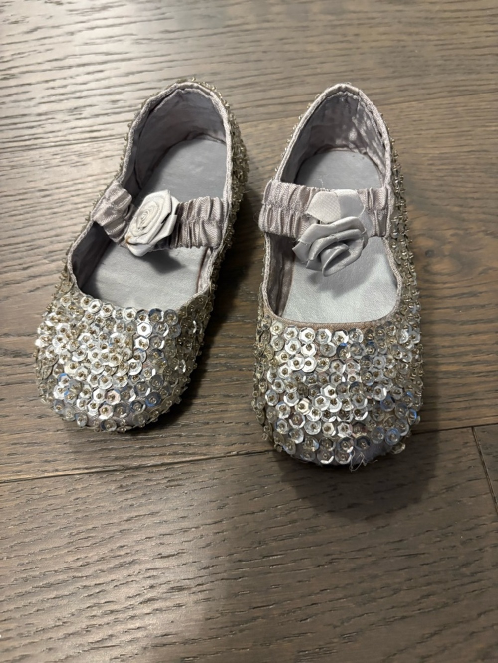 Girls silver sequins shoes sz 7.5T EUC